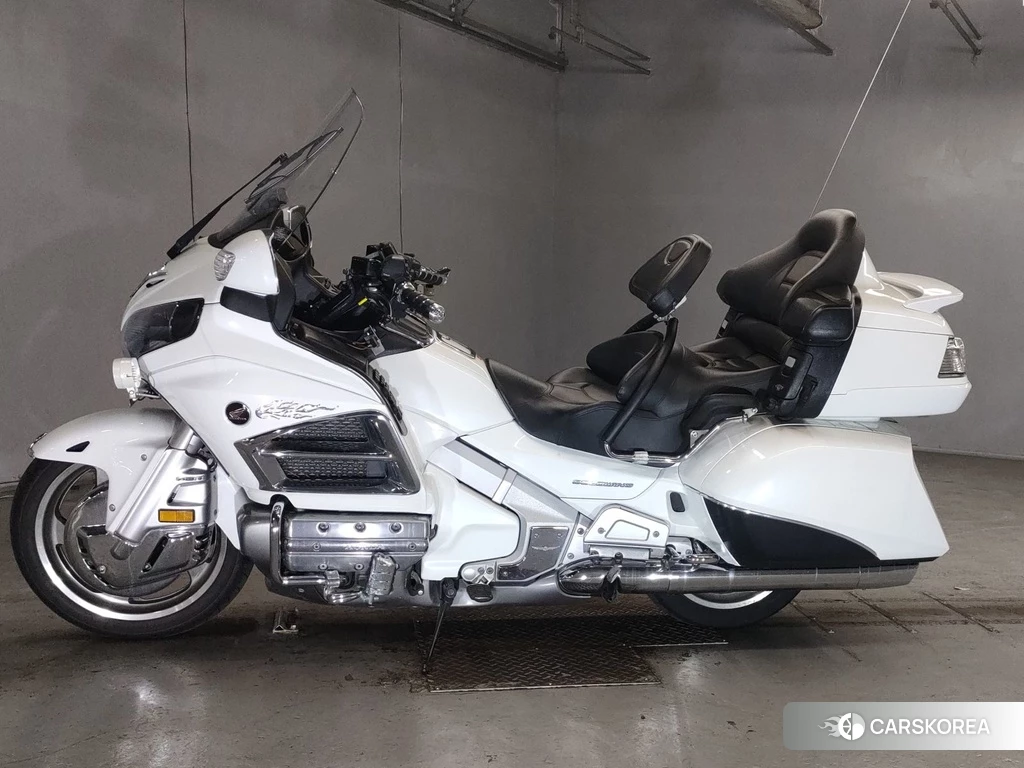Проданный Honda GL1800 2012 из Японии