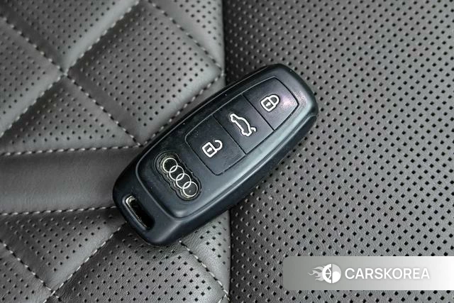 Audi A8 PHEV id 4366005 из Китая 12