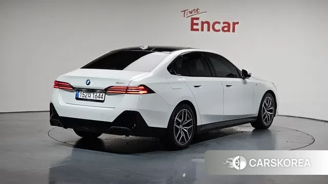 BMW 5 Series (G60) id 3057845 из Кореи 12