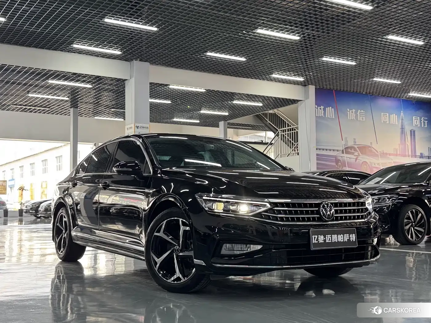 Volkswagen Magotan 2023 Черный из Китая, фото 2