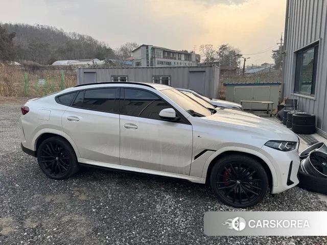 BMW X6 (G06) 2024 Белый из Кореи, фото 2