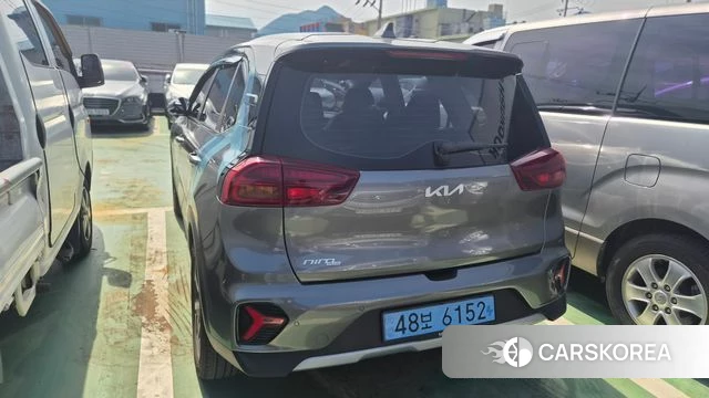 Kia Niro Plus 2022 Серебристо-серый из Кореи, фото 3