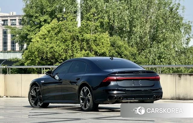 Audi A7L 2023 Черный из Китая, фото 2