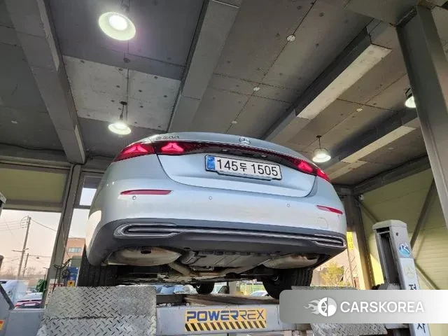 Mercedes-Benz E-Class W214 2025 Белый из Кореи, фото 2