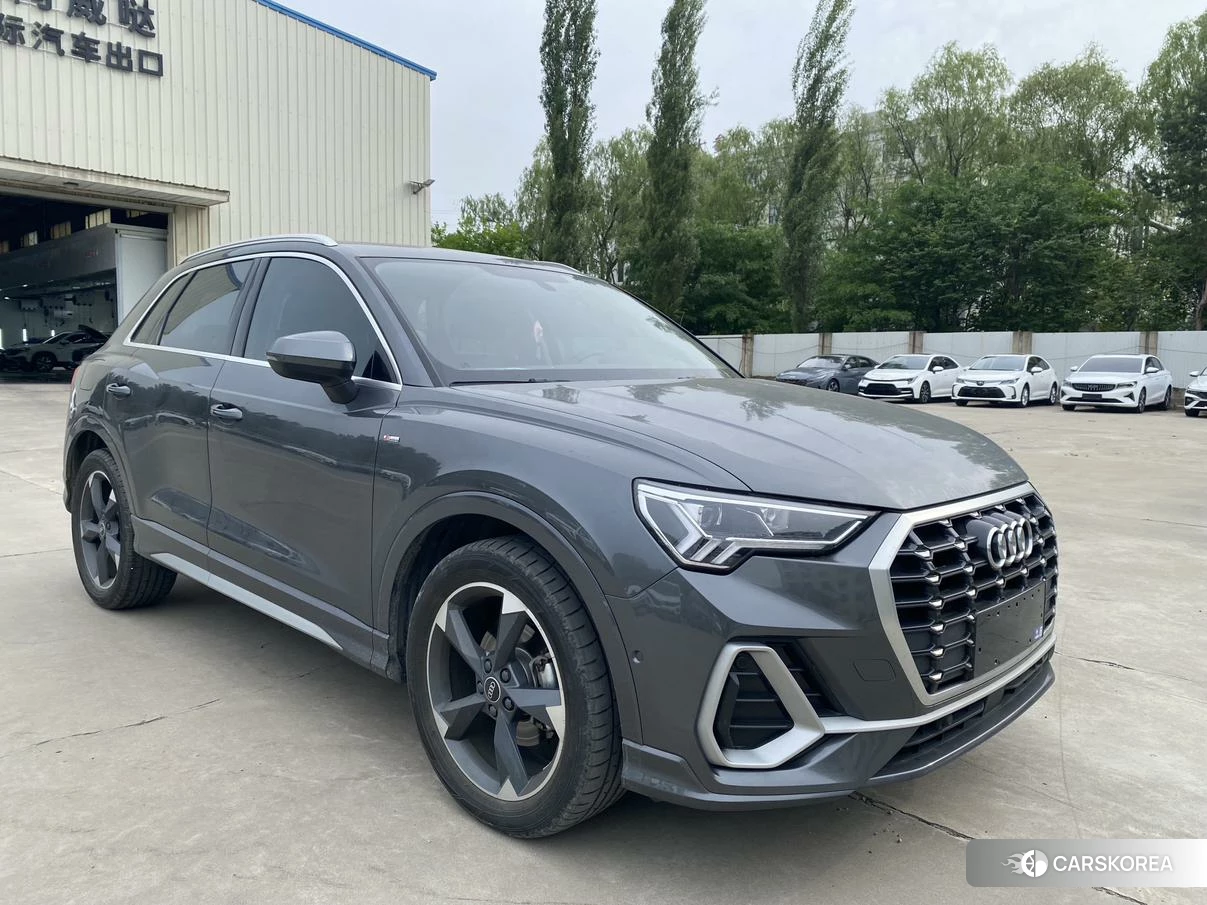Audi Q3 2021 Темно-серый из Китая, фото 3
