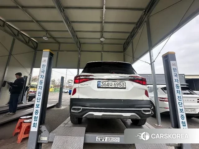 Kia Seltos 2021 Белый из Кореи, фото 2