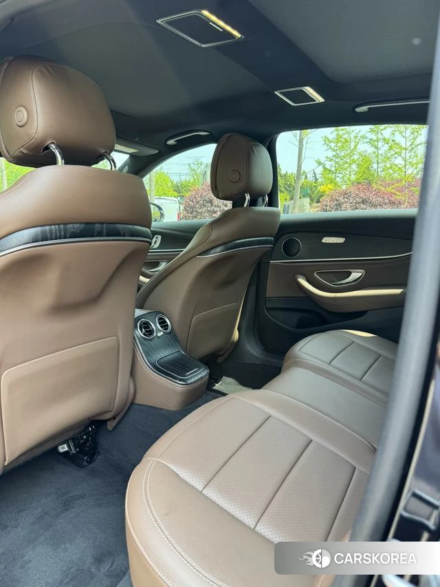 Mercedes-Benz E-class 2021 Черный из Китая, фото 2