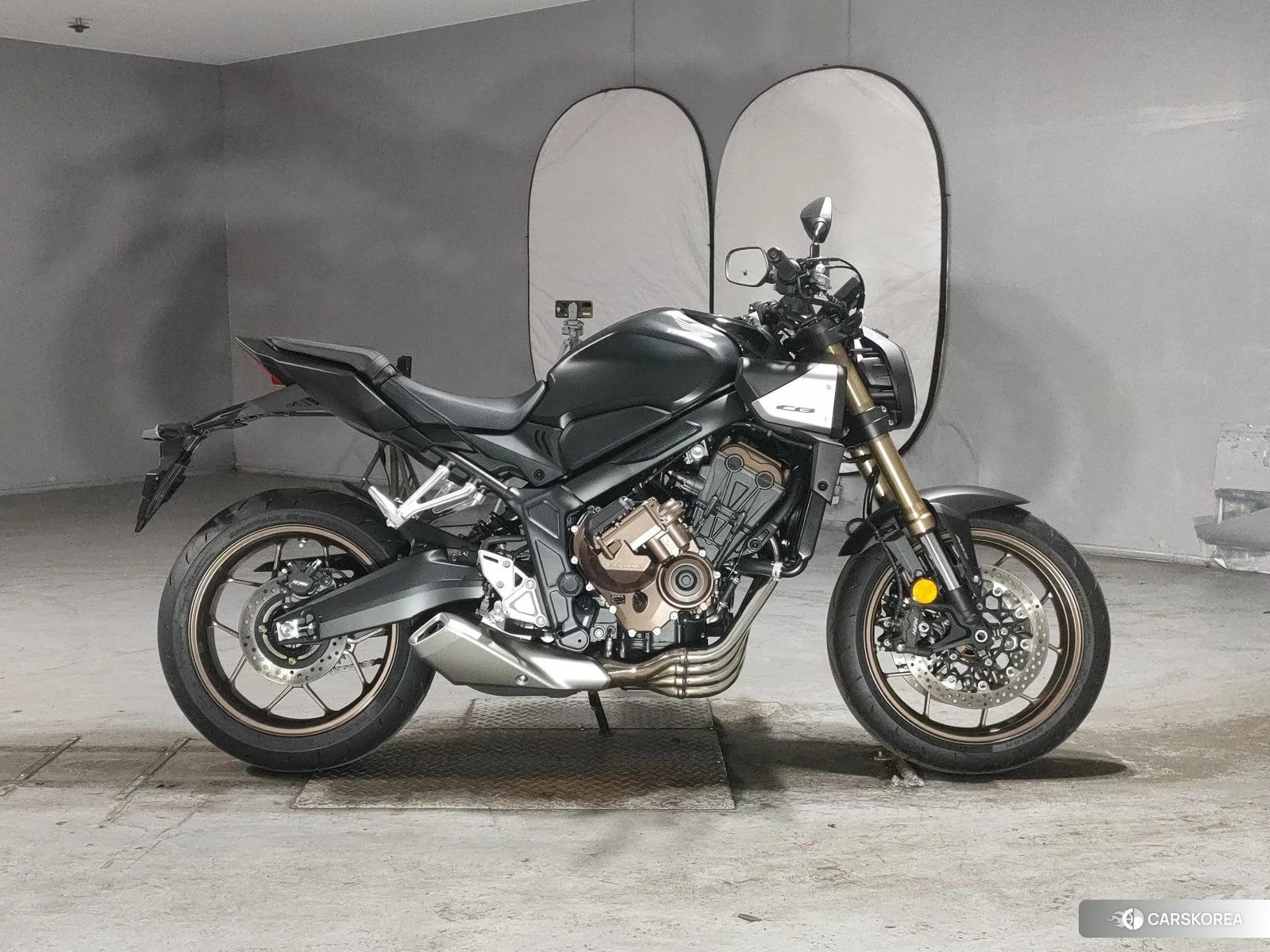 Проданный Honda CB650R E-CLUTCH id 3949845 из Японии