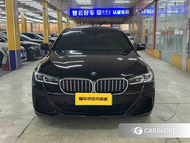 BMW 5 series PHEV 2023 Черный из Китая, фото 2