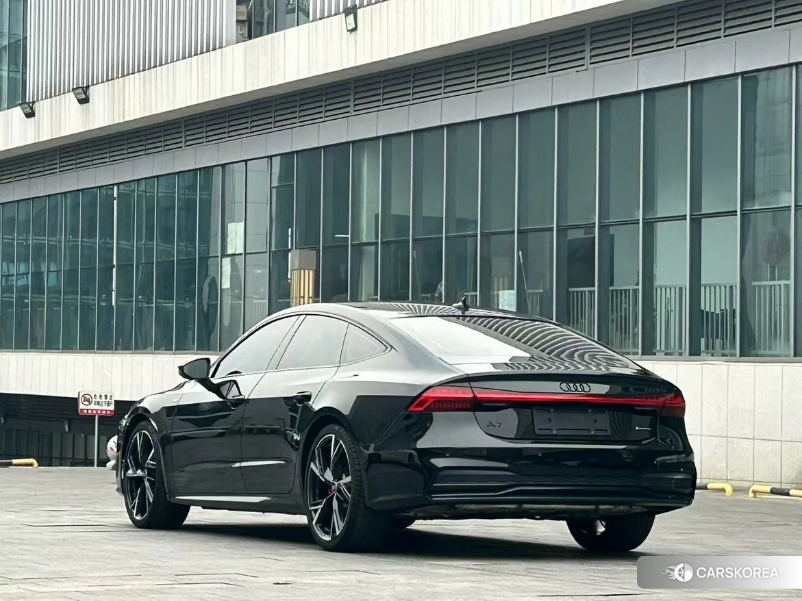 Audi A7 2023 Черный из Китая, фото 2