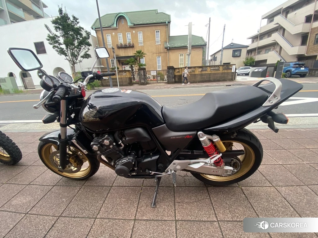 Проданный Honda CB400SF 2011 из Японии