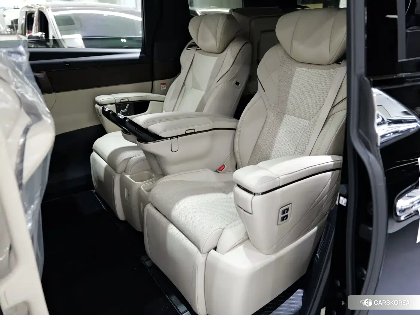 Toyota Alphard 2026 Белый из Китая, фото 4