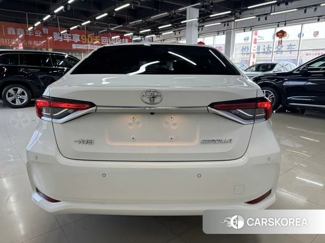 Toyota Corolla 2022 Белый из Китая, фото 4