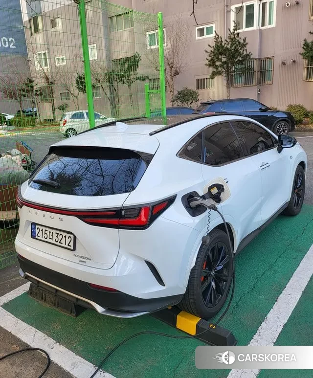 Lexus NX450h + 2nd generation 2024 Белый из Кореи, фото 2