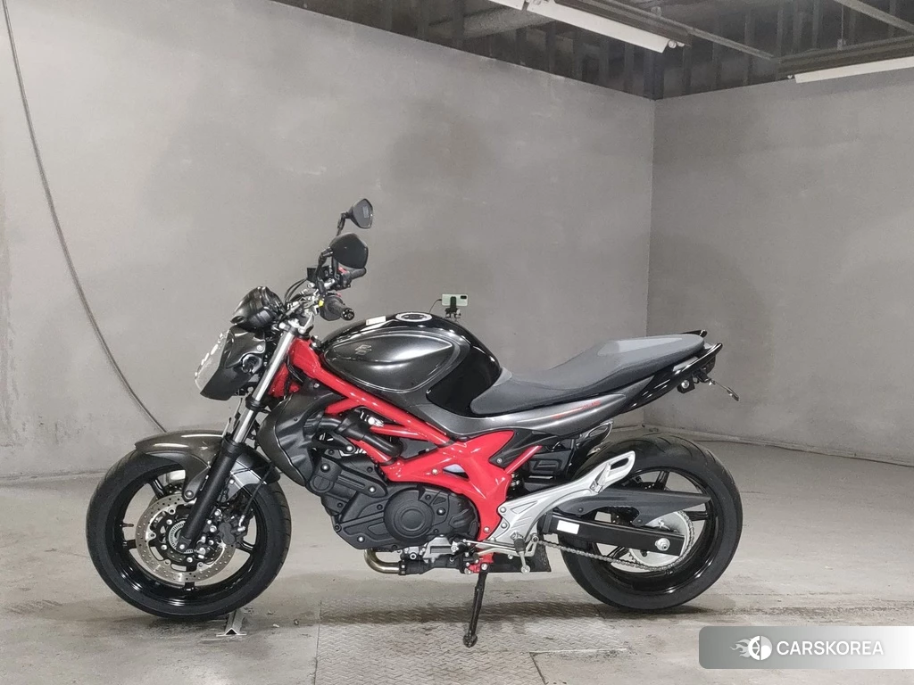 Проданный Suzuki GLADIUS 400 2013 из Японии, фото 2