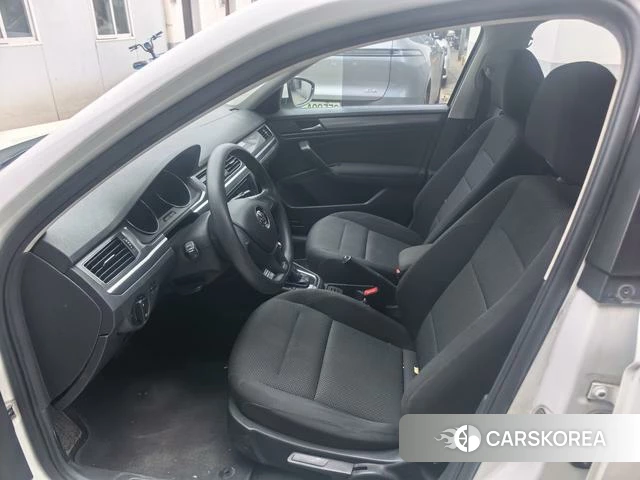 Volkswagen Bora 2021 Белый из Китая, фото 4