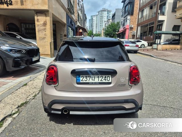 Mini Cooper 2022 Коричневый из Кореи, фото 2