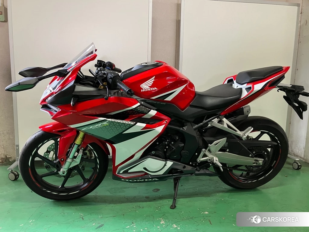 Проданный Honda CBR250RR 2017 из Японии