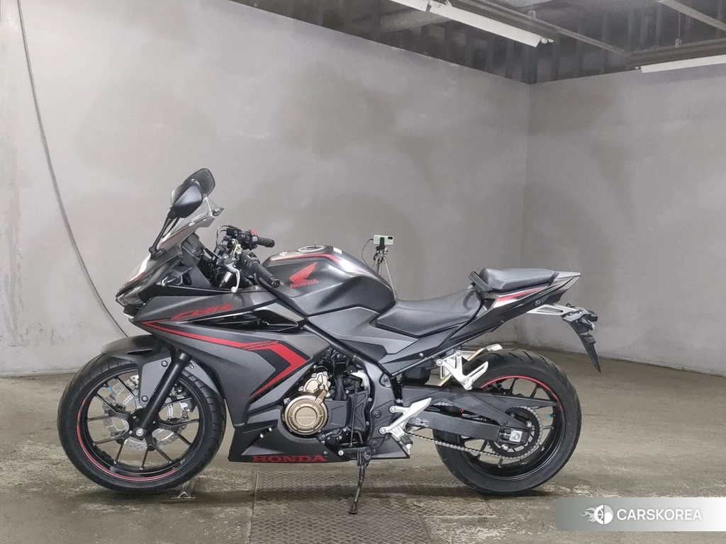 Проданный Honda CBR400R 2019 из Японии