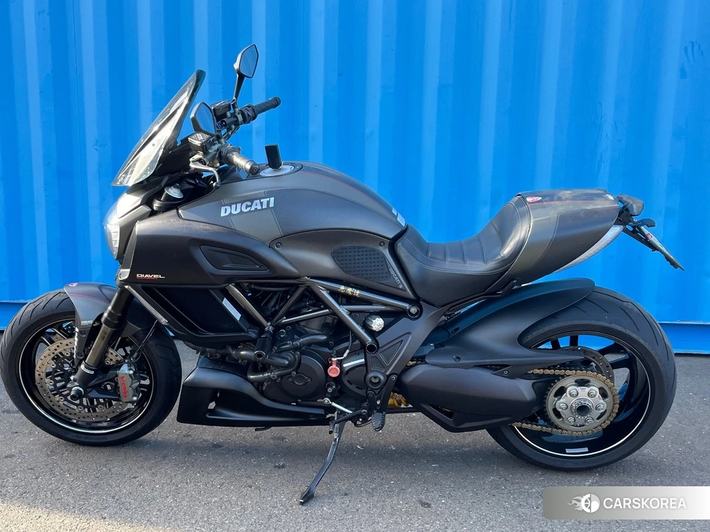 Проданный Ducati DIAVEL CARBON 2015 из Японии, фото 2