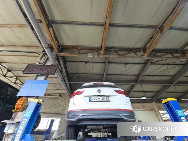 Volkswagen Tiguan second Generation 2024 Белый из Кореи, фото 2