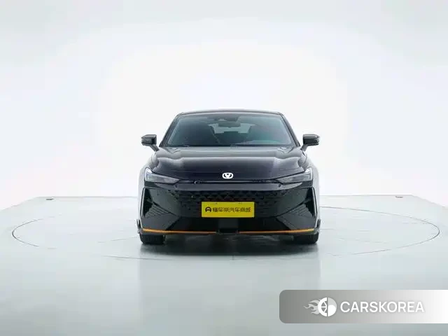 Chang'an UNI-V 2025 Черный из Китая, фото 2