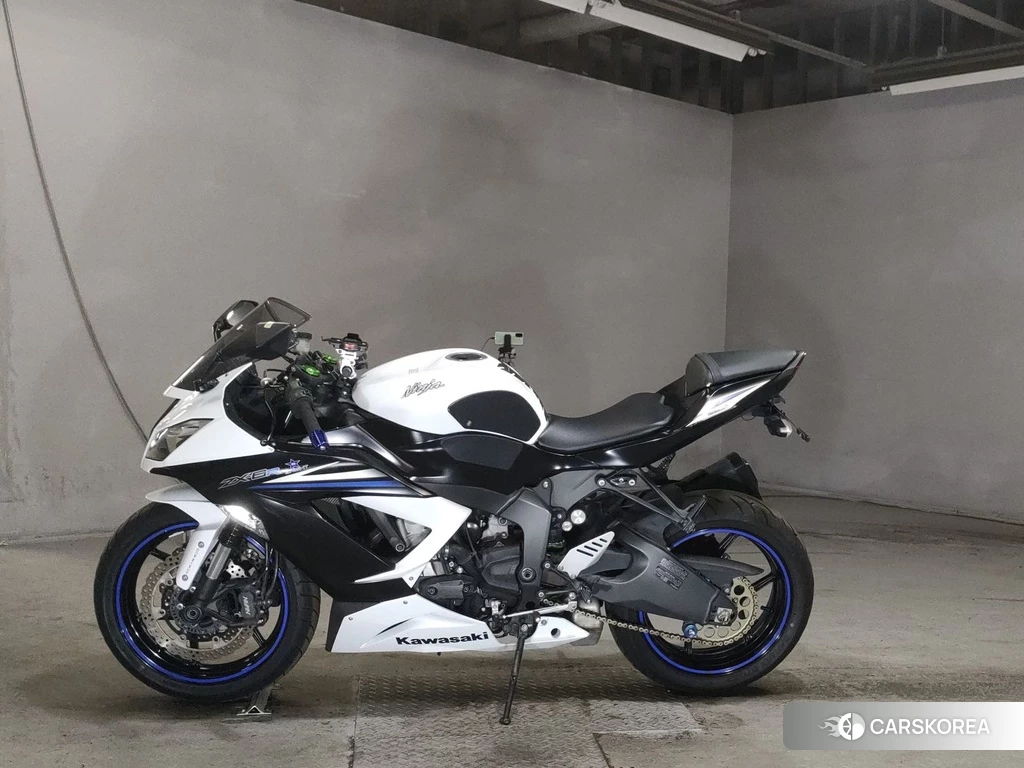Проданный Kawasaki ZX-6R NINJA 2014 из Японии, фото 2