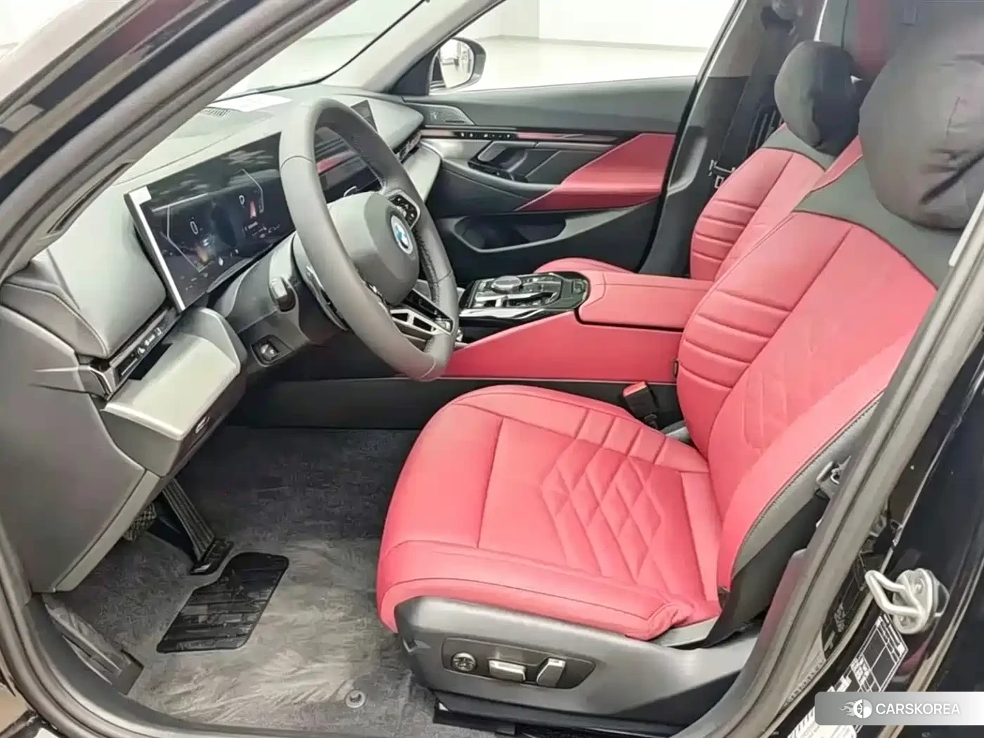 BMW 5 series 2026 Черный из Китая, фото 2