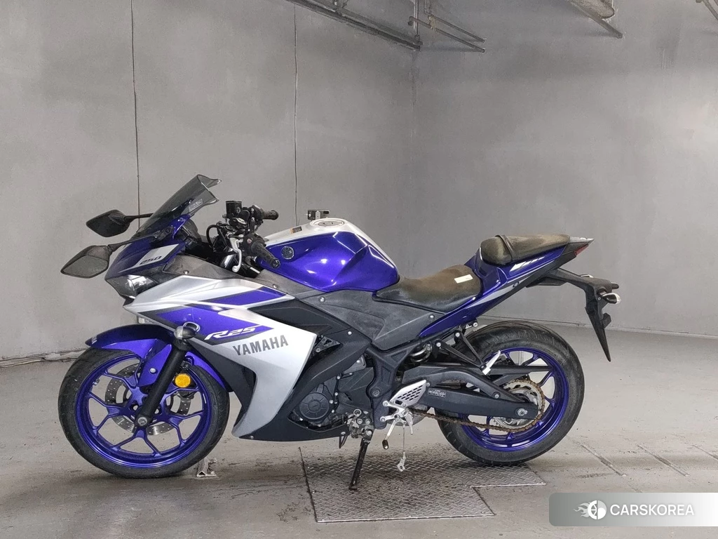 Проданный Yamaha YZF-R25 2015 из Японии