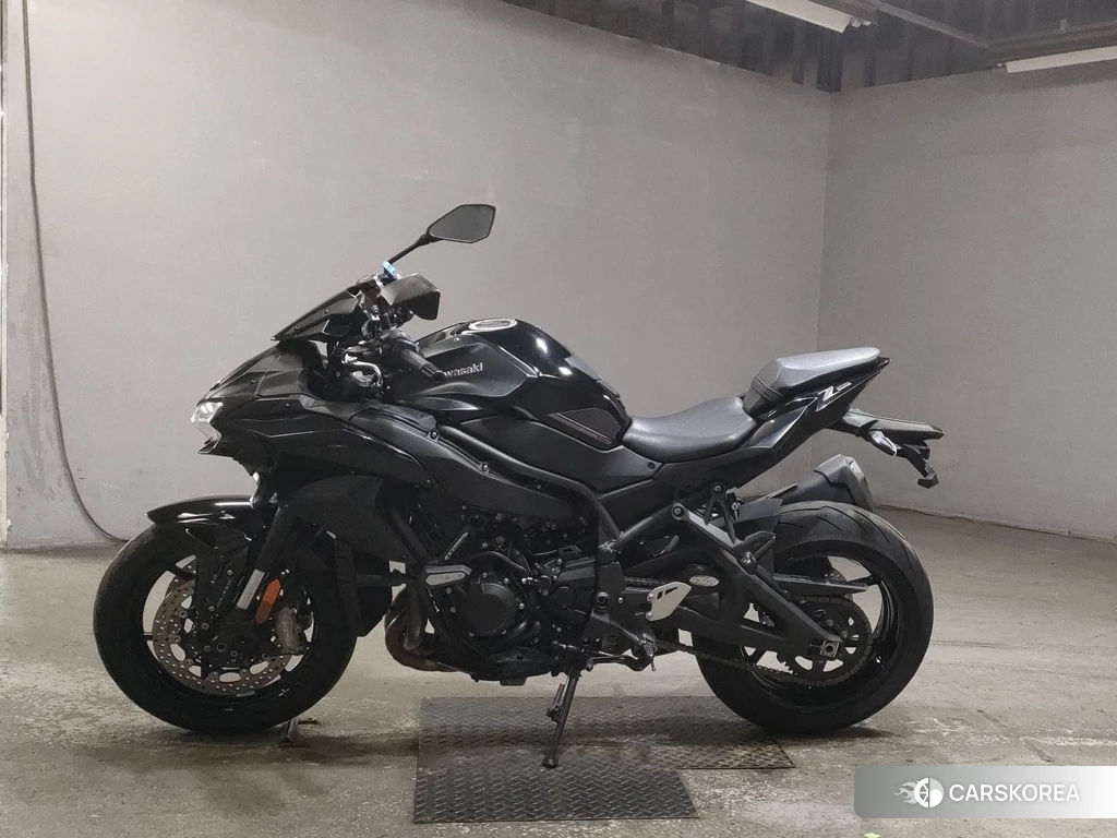 Проданный Kawasaki Z H2 2021 из Японии