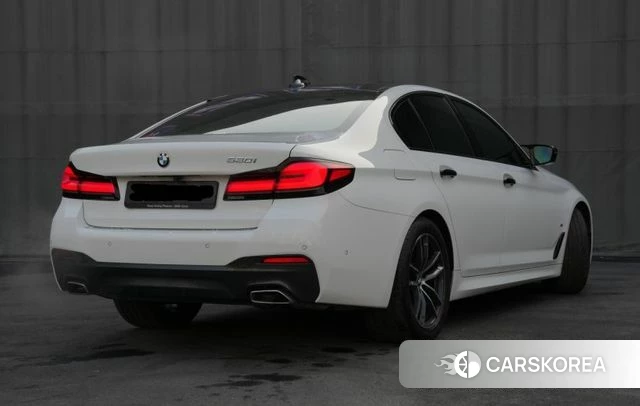 BMW 5 Series (G30) 2022 Белый из Кореи, фото 3