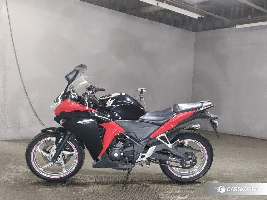 Проданный Honda CBR250R 2011 из Японии, фото 2