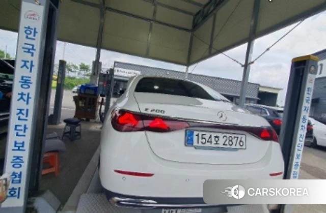 Mercedes-Benz E-Class W214 2024 Белый из Кореи, фото 2