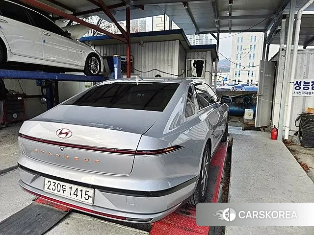 Hyundai Grandeur (GN7) 2023 Серебристо-серый из Кореи, фото 2