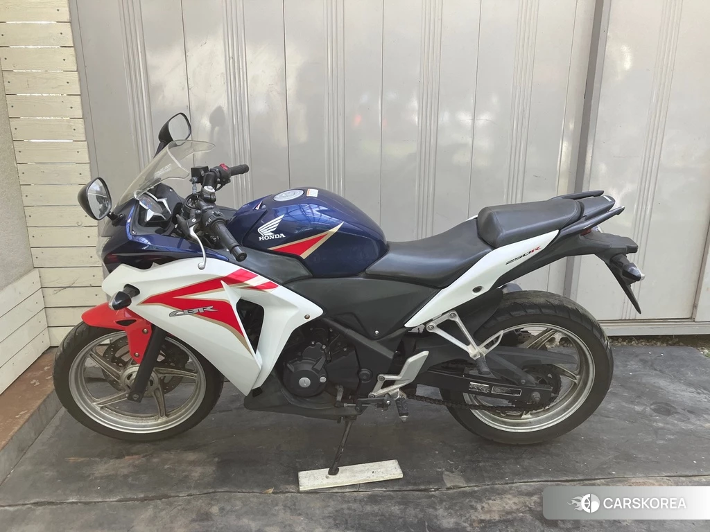 Проданный Honda CBR250R 2011 из Японии, фото 2