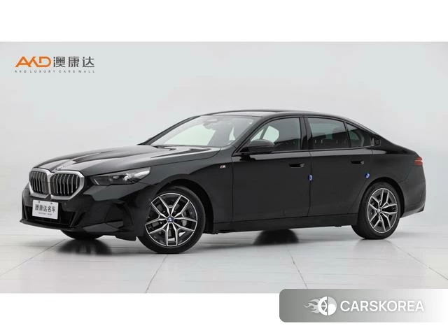 BMW 5 series 2025 Черный из Китая, фото 2