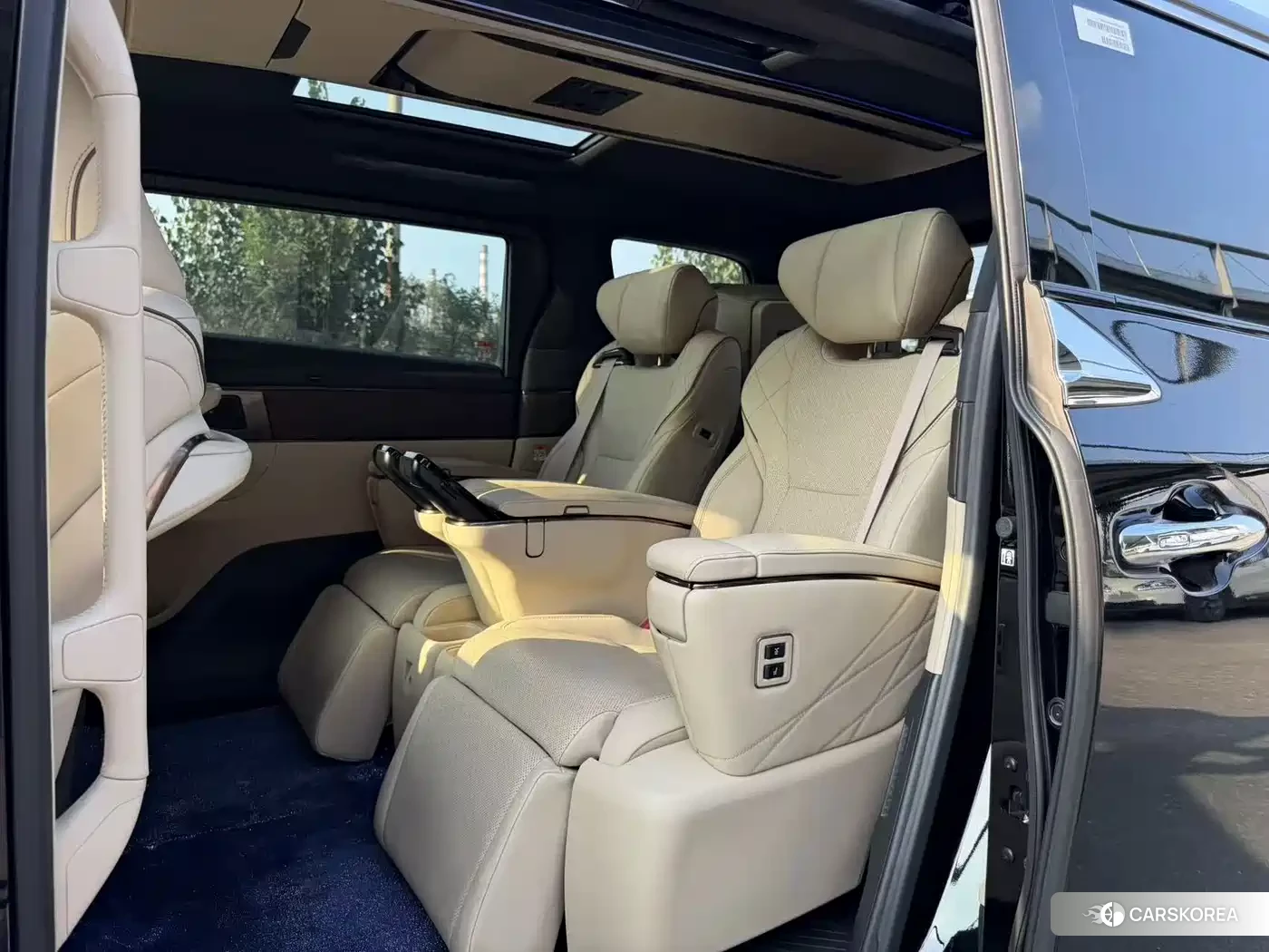 Toyota Vellfire id 4679867 из Китая 8