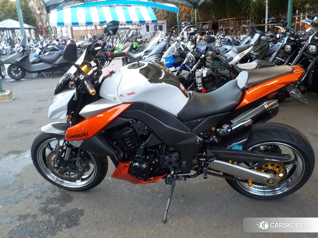 Проданный Kawasaki Z1000 2011 из Японии