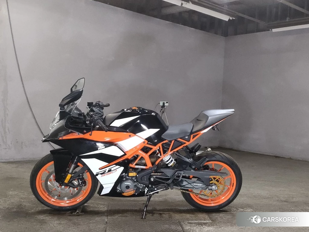 Проданный KTM RC 390 2017 из Японии, фото 2