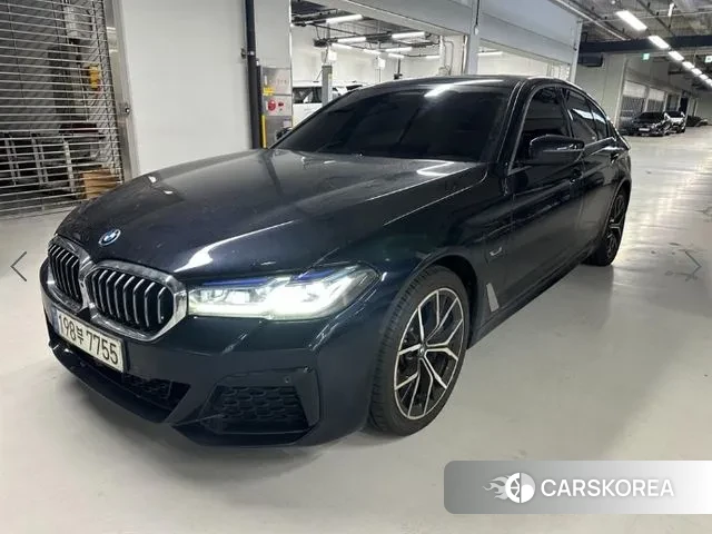 BMW 5 Series (G30) 2022 Черный из Кореи, фото 2