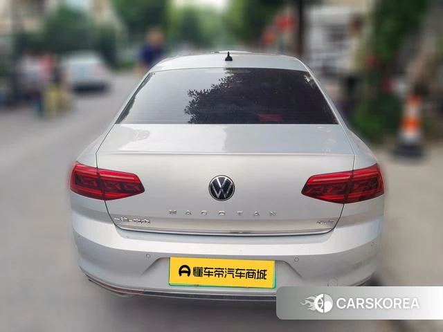 Volkswagen Magotan PHEV 2021 Шампань из Китая, фото 2
