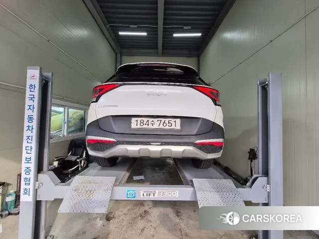 Kia Sportage 5th Generation 2022 Белый из Кореи, фото 2