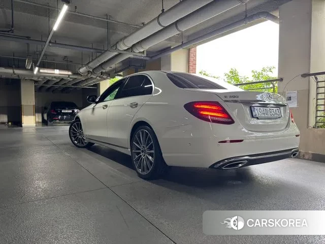 Mercedes-Benz E-Class W213 2019 Белый из Кореи, фото 2