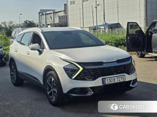 Kia Sportage 5th Generation Hybrid 2023 Белый из Кореи, фото 2