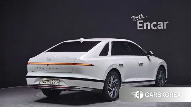 Hyundai Grandeur (GN7) id 3026938 из Кореи 12