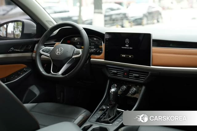 Volkswagen Bora 2024 Белый из Китая, фото 5