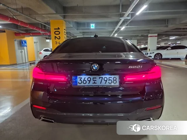 BMW 5 Series (G30) 2023 Черный из Кореи, фото 2