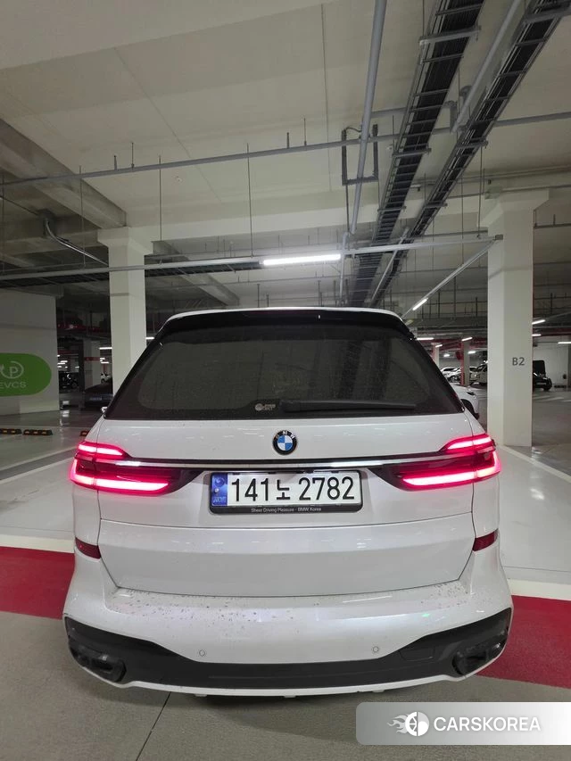 BMW X7 (G07) 2023 Белый из Кореи, фото 2