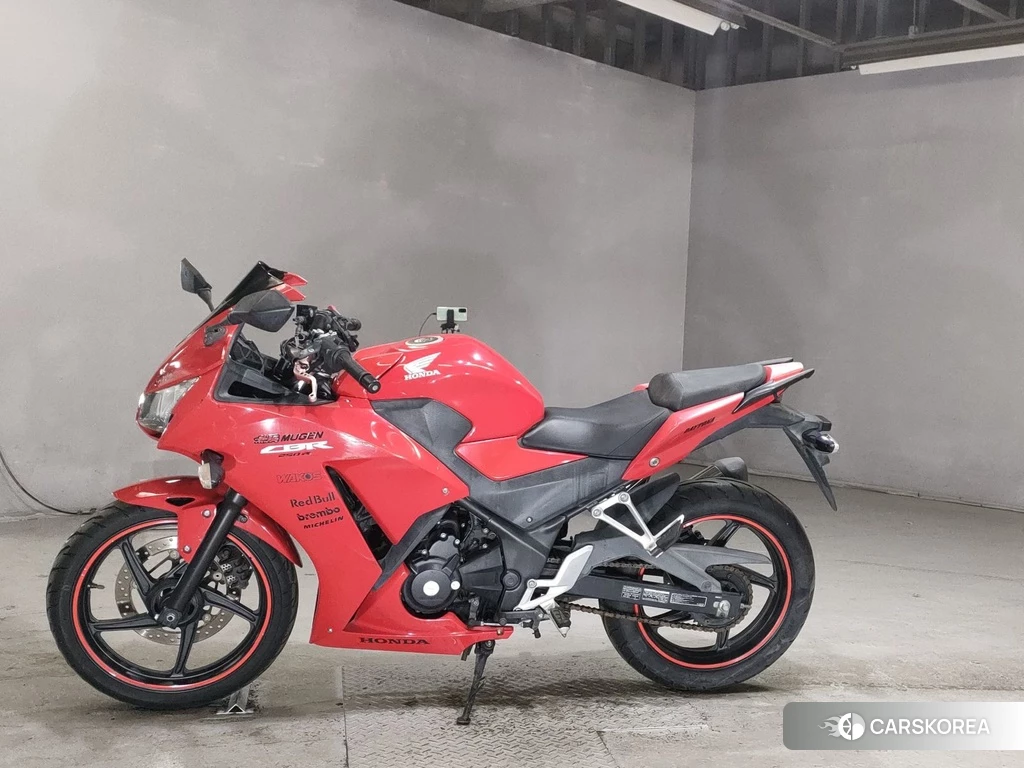 Проданный Honda CBR250R 2015 из Японии
