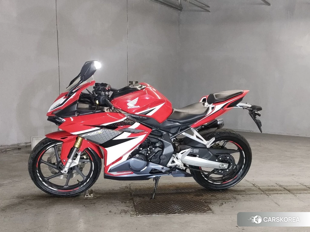 Проданный Honda CBR250RR 2017 из Японии, фото 2